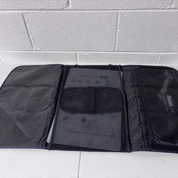 Victorinox Large Pakmaster Large Packing Sleeve Red Swiss Army Knife - Picture 5 of 9